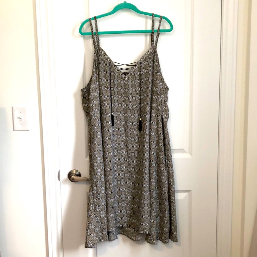 Sleeveless Lace-Up Circle Print Dress - Gray